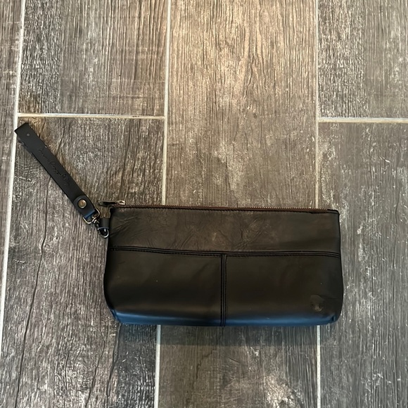 Oak River Black Leather simple wristlet 10"W x 5 1/2"H x 1 3/4"D - Picture 1 of 5